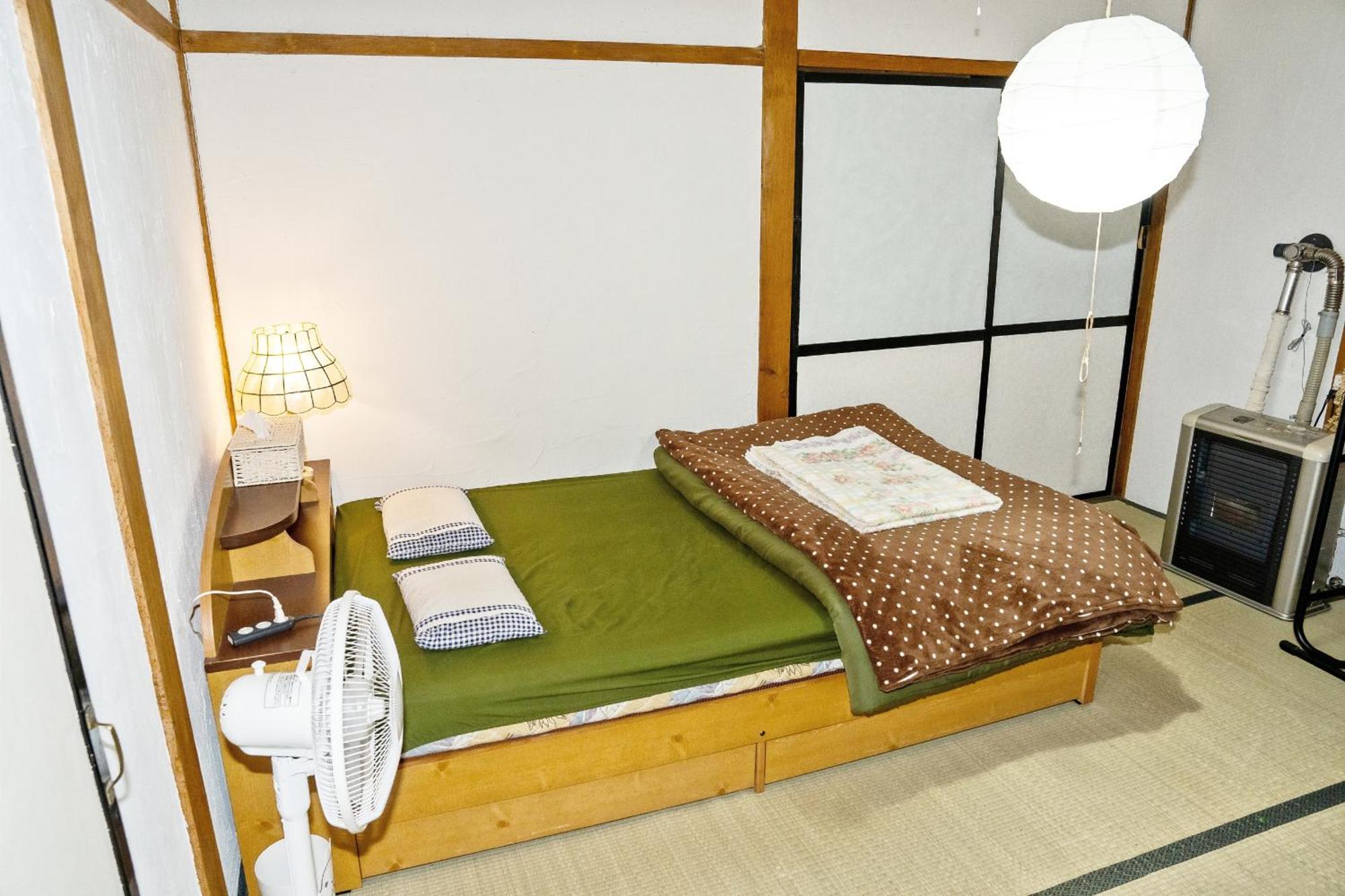 お花畑まで5分ー最大10人ーご家族にお勧めの古民家民泊ーオモテナシロッジ悠遊 Nakafurano Exterior photo