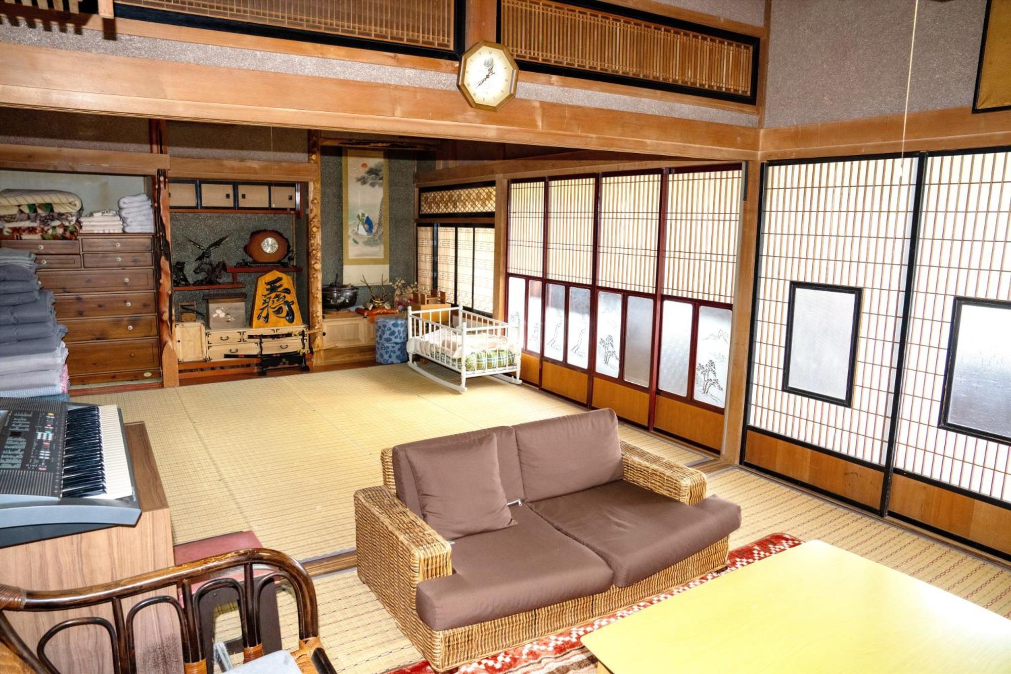 お花畑まで5分ー最大10人ーご家族にお勧めの古民家民泊ーオモテナシロッジ悠遊 Nakafurano Exterior photo